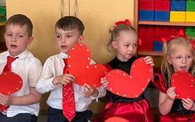 Galeria aktualności Dzień Mamy i Taty w grupie 4-latk&oacute;w 5